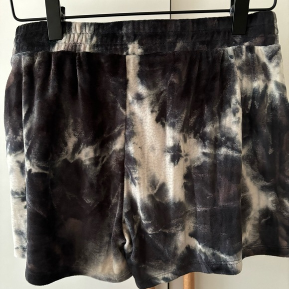 NWT Tie-Dye Shorts - Picture 5 of 5